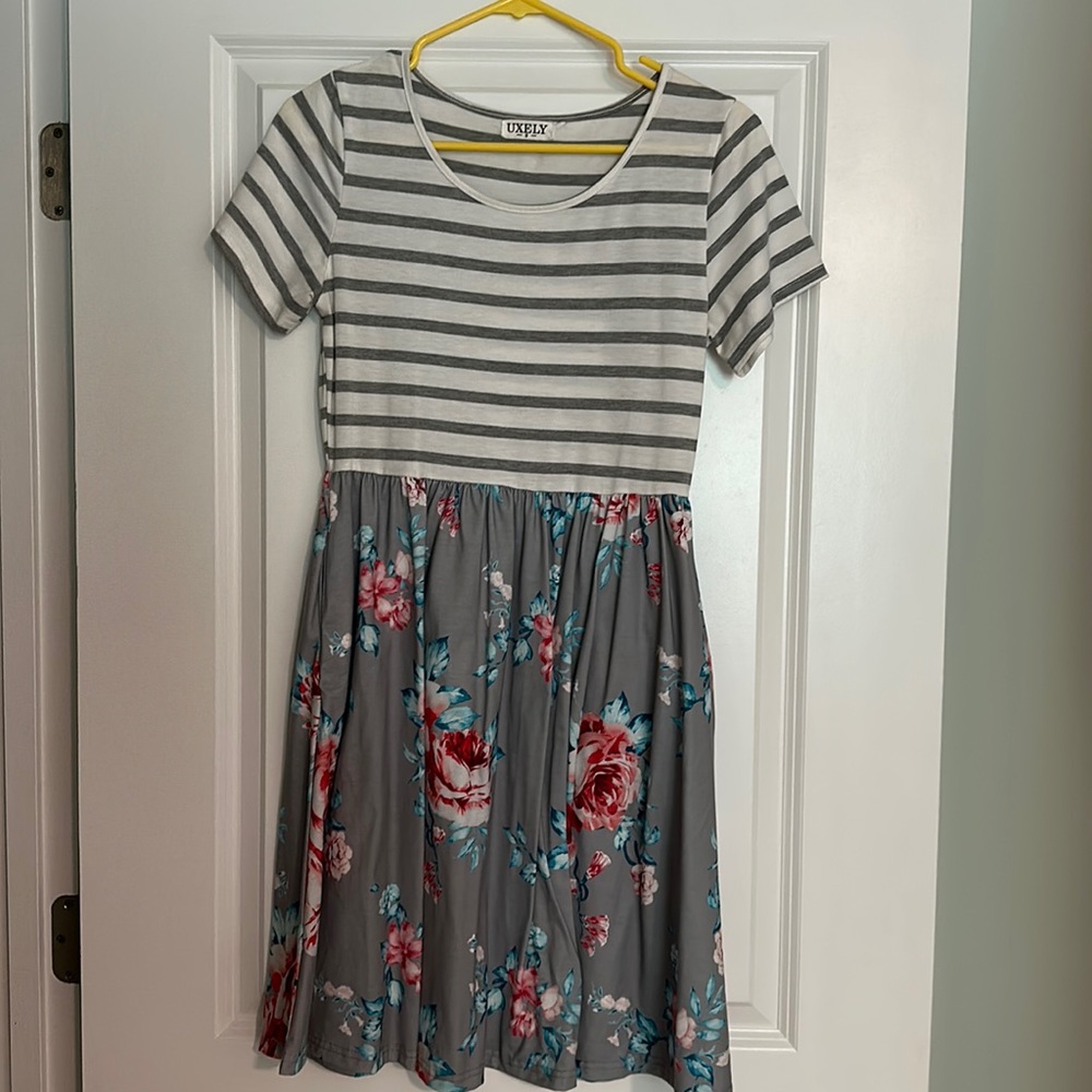 Uxely/Amazon floral T-Shirt dress - size S
